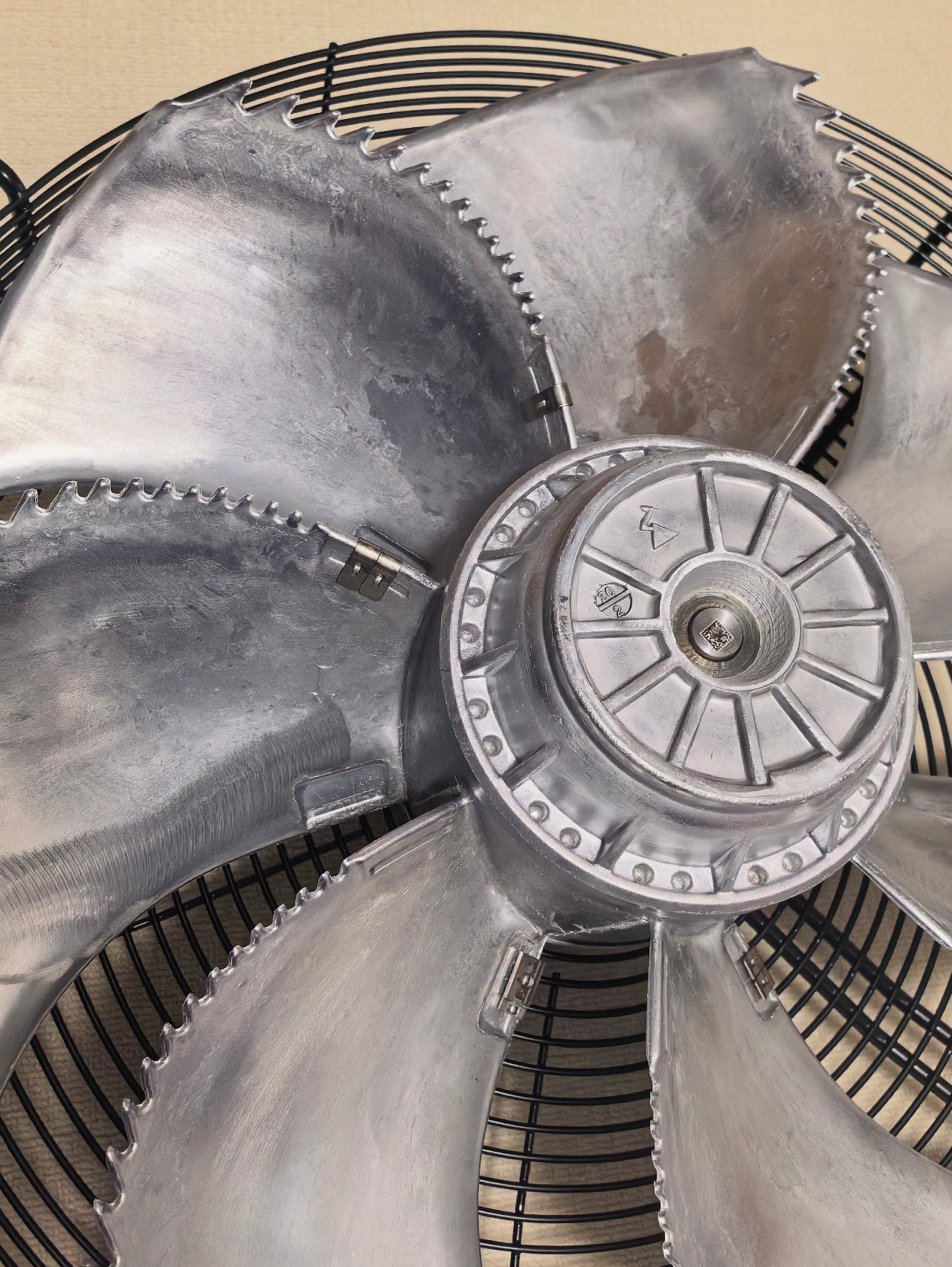 ZIEHL-ABEGG FN050-VDK.4I.A7P1 Axial fan AIRFLOW DIRECTION