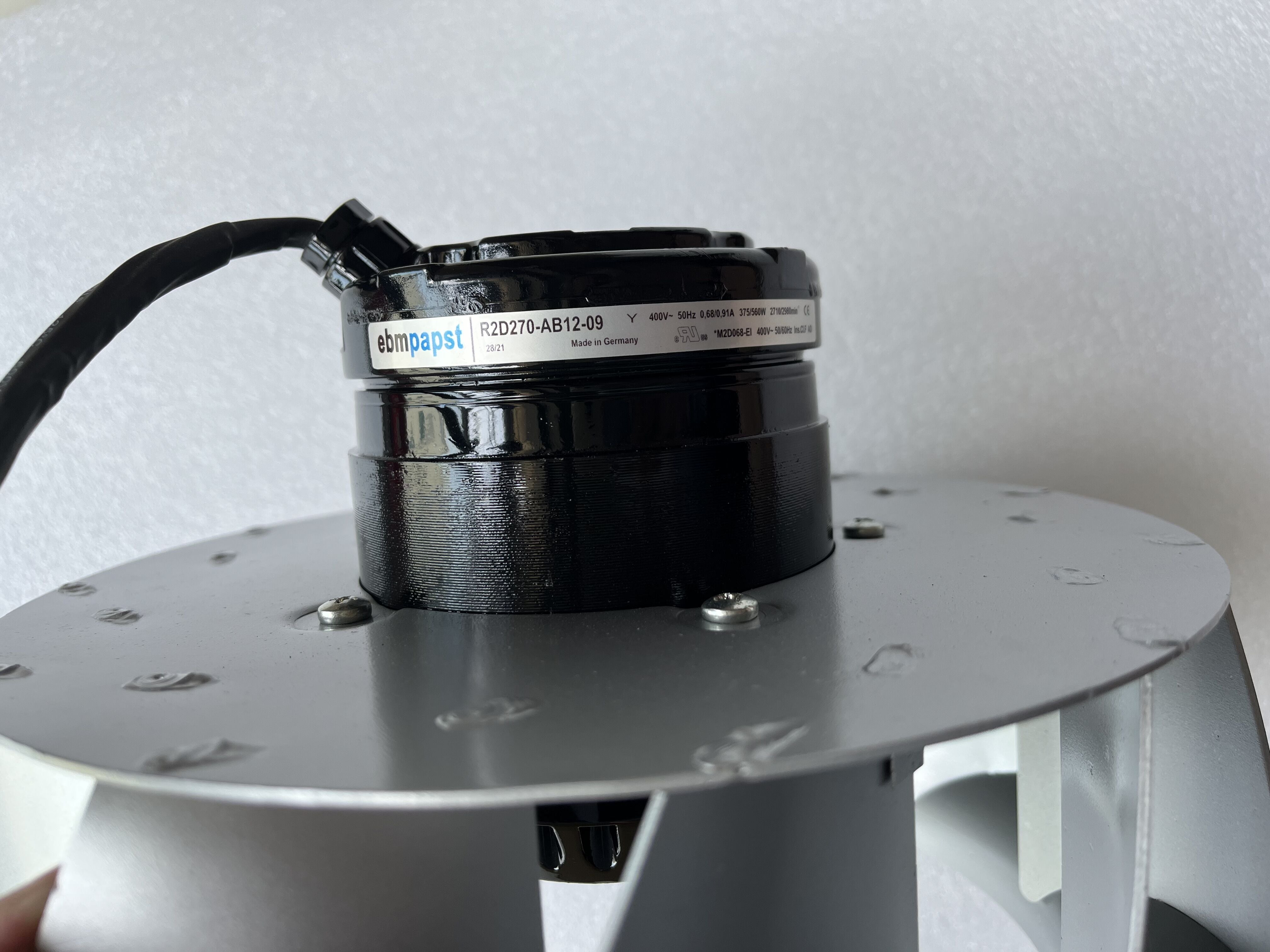 R2D270-AB12-09