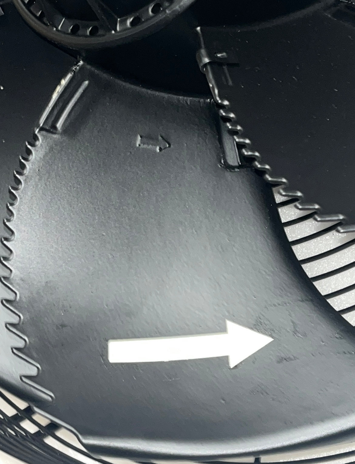 FE050-VDQ.4I.A7 ZIEHL-ABEGG Axial Fan AIRFLOW DIRECTION