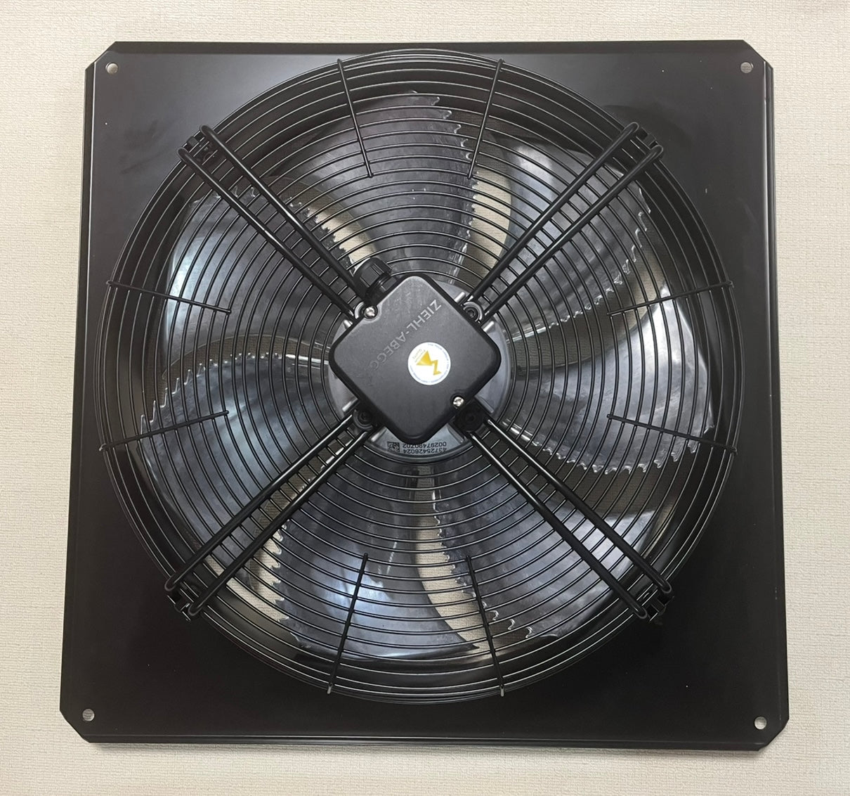 FN050-4DQ.4I.V7P1 ZIEHL-ABEGG Axial Fan front view