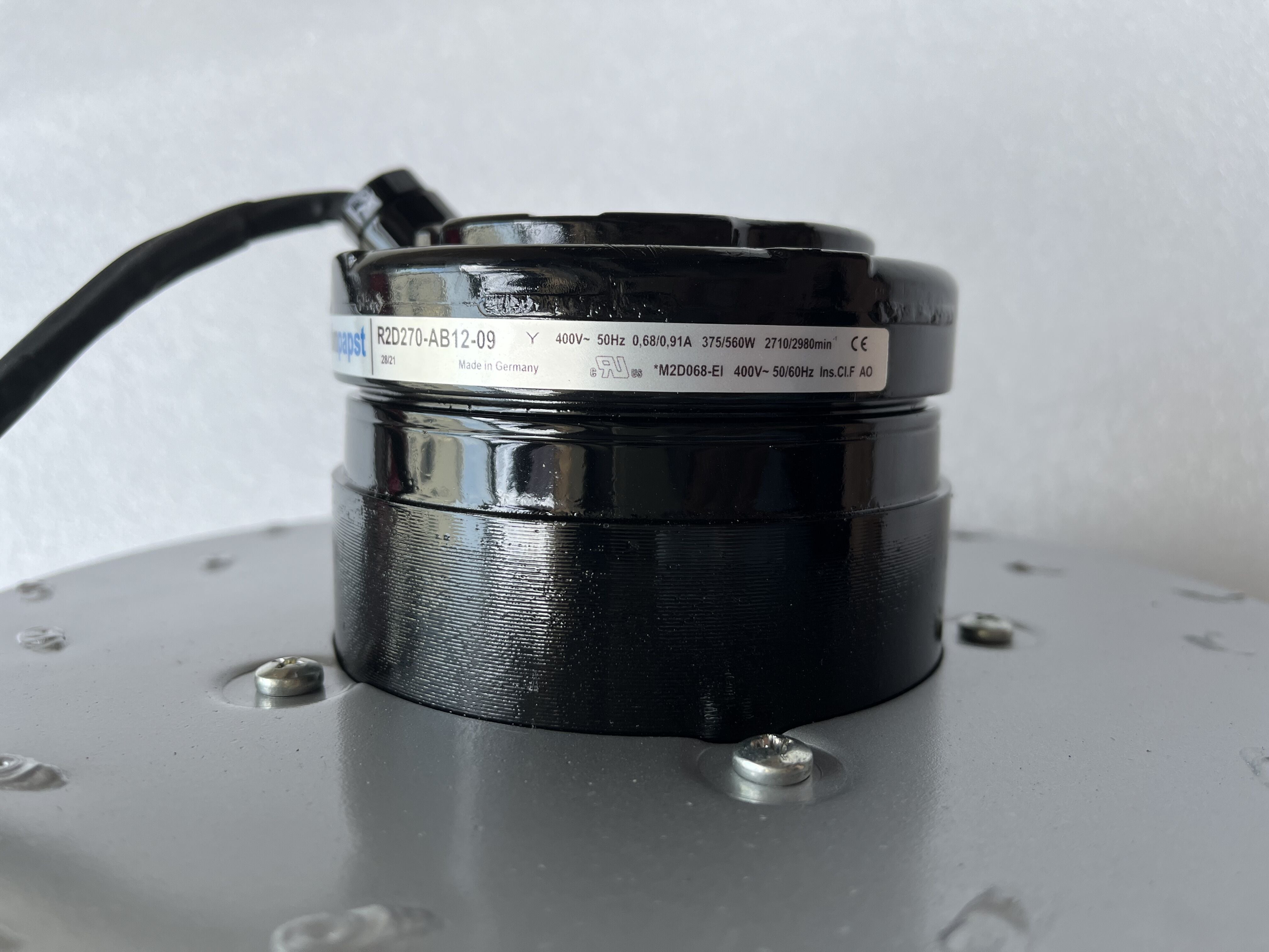 R2D270-AB12-09
